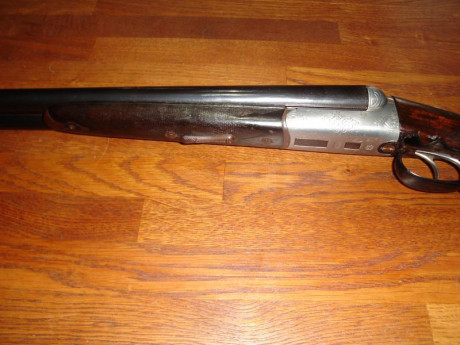 Vendo escopeta St.Etienne calibre 12, modelo IDEAL, posiblemente data de la decada de los años 30. 
Guiada 02