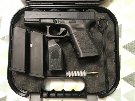 Hola, busco Glock 43, tengo Glock 19 con apenas 200 cartuchos tirados como nueva con su caja y todos los 01