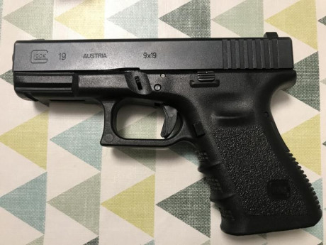 Hola, busco Glock 43, tengo Glock 19 con apenas 200 cartuchos tirados como nueva con su caja y todos los 00