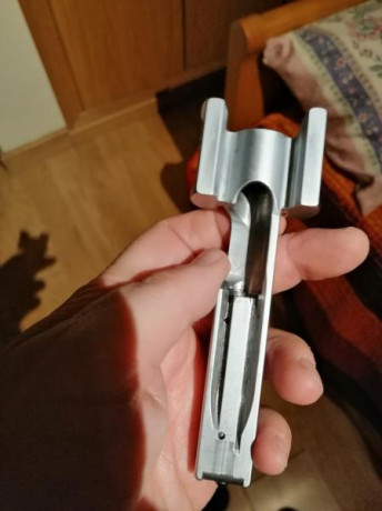 Buenas compañeros, vendo esta magnífica Pardini del calibre 32.

Tamaño de la cacha Mediana. 

Es el modelo 00