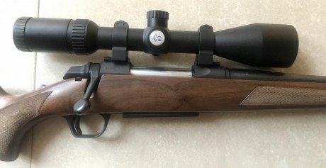 El conjunto está compuesto de rifle Browning A-Bolt Hunter(madera) cal. 300WM, visor Dall’s Sheep 2,5-10x50 02