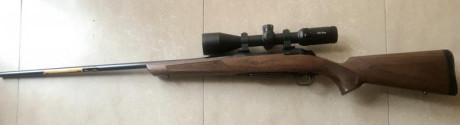 El conjunto está compuesto de rifle Browning A-Bolt Hunter(madera) cal. 300WM, visor Dall’s Sheep 2,5-10x50 01