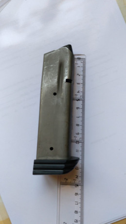 vendo o cambio cargador de sti del calibre 40 ,por otro igual pero de 9mm , o por 50€ 00
