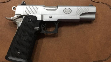 Mi sobrino me a solicitado que le anuncie una preciosidad de pistola de la prestigiosa casa SPS , me a 02