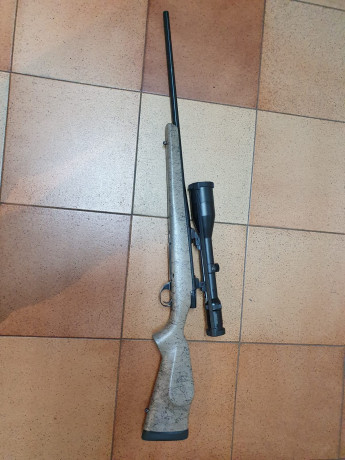Rifle Weatherby Vanguard en calibre 300 Weatherby, con culata de fibra y visor Swarovski Habitch 2,5-10x56 02
