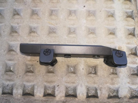 Monturas blaser original de carril sr para visores swarovski o khales, como nuevas. Envio incluido 300€.
Tambien 00