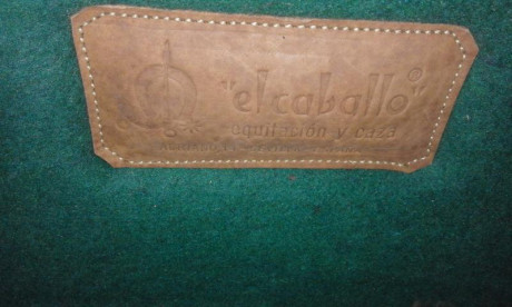 Maletin de cuero para arma larga, rifle o escopeta, marca "El caballo", muy buen estado general 02