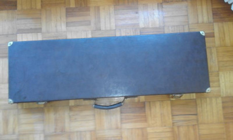 Maletin de cuero para arma larga, rifle o escopeta, marca "El caballo", muy buen estado general 01