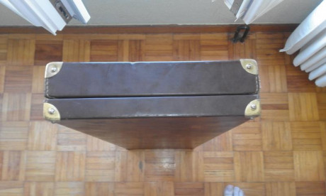 Maletin de cuero para arma larga, rifle o escopeta, marca "El caballo", muy buen estado general 22