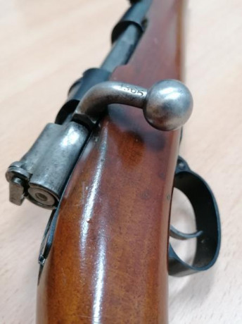 Vendo Rifle Oviedo 1926 calibre 7x57. Precio 350€ más portes si hubiera que mandar. Regalo 2 cajas de 12