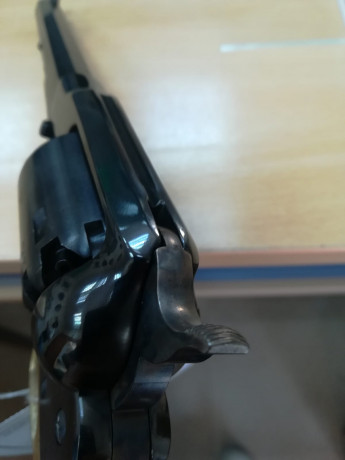 Hola a todos , un amigo por dejar la afición vende su pareja de revólveres de avancarga modelo Remington 00