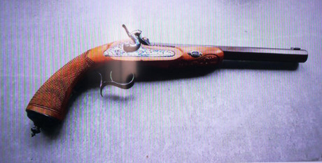 Hola a todos , un amigo por dejar la afición vende su pareja de revólveres de avancarga modelo Remington 22