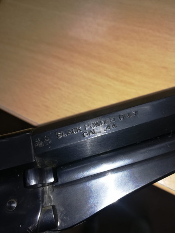 Hola a todos , un amigo por dejar la afición vende su pareja de revólveres de avancarga modelo Remington 21