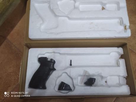 UN AMIGO VENDE pistola onix sport 4,5 con acabado carbono, silenciador, acople para el mismo en aluminio, 22