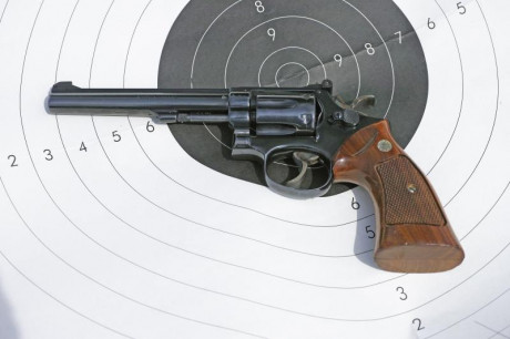 Busco revolver Smith & Wesson mod. 17 cal .22 en buen estado.
Como este: 01