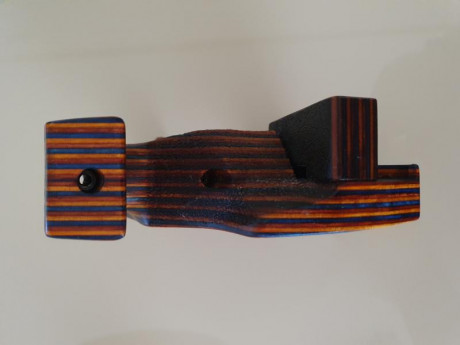  Vendo cacha RINK talla M para pistola de aire MORINI 162EI. 
Esta en perfecto estado, sin retocar, ni 00