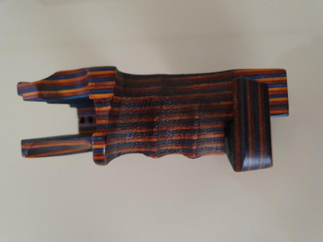  Vendo cacha RINK talla M para pistola de aire MORINI 162EI. 
Esta en perfecto estado, sin retocar, ni 10