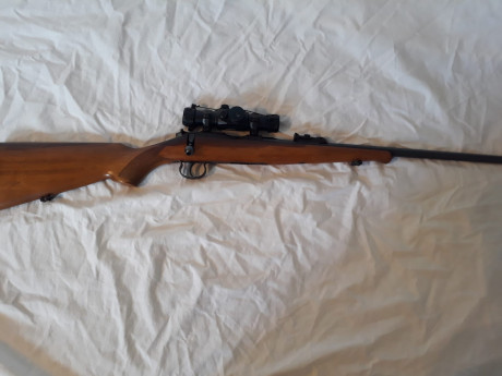 Por abandono de afición, un familiar vende su carabina BRNO calibre 22 lr. Tiene muy poco uso y está impecable. 02