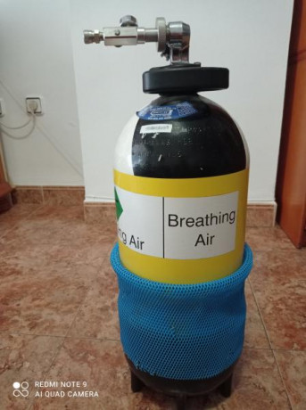 Vendo una bombona de 200 bares vacía falta retimbrado .Está en buenas condiciones y es de 12 L. El precio 02