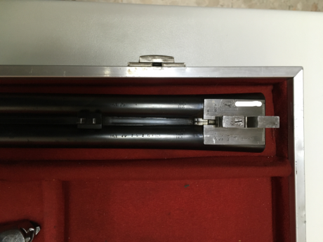 TEMA CERRADO, GRACIAS. Hola, vendo maletín y regalo Escopeta fina, marca Aya , paralela, calibre 12, 
escape 60