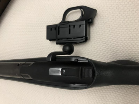 Cambio este blaser R8 succes calibre 8x68s el rifle está nuevo ya que no tiene un año y no ha tirado ni 00