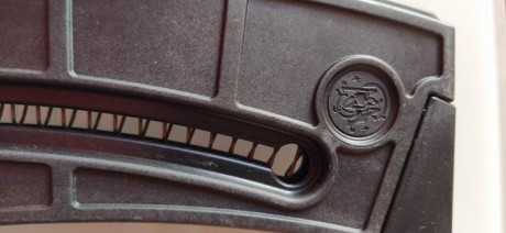 Buenas, recientemente me ha llegado un cargador de mp15-22 original de smith & wesson que he comprado 01