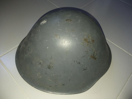 Buenas tardes , pongo a la venta los siguientes complementos de la alemania comunista :
casco original 10