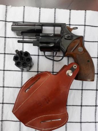 VENDO REVOLVER  3" PULGADAS ASTRA POLICE 357 MAG, CON TAMBOR INTERCAMBIABLE. SE PUEDE UTILIZAR MUNICION 00