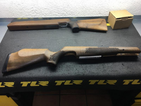 Hola , vendo por cambio de culata, la culata original de mi tx 200 , es de nogal y zurda , está en perfecto 01