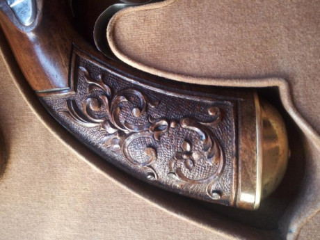 Hola a todos.
Vendo pistola de Avancarga DIKAR tipo Europa/Imperio con maletín de accesorios. Calibre 02