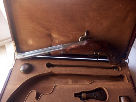 Hola a todos.
Vendo pistola de Avancarga DIKAR tipo Europa/Imperio con maletín de accesorios. Calibre 01