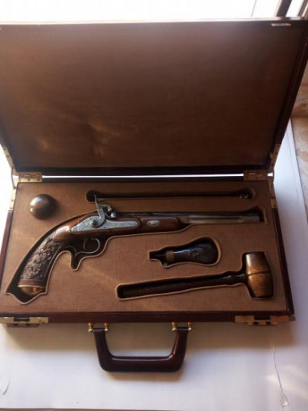 Hola a todos.
Vendo pistola de Avancarga DIKAR tipo Europa/Imperio con maletín de accesorios. Calibre 00