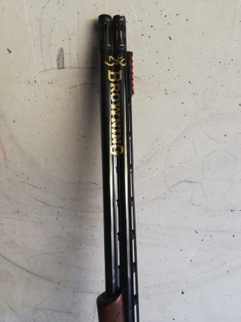 Se vende esta magnífica escopeta de competición.

Esta en estado impecable. 

Lleva Maletín original. 01