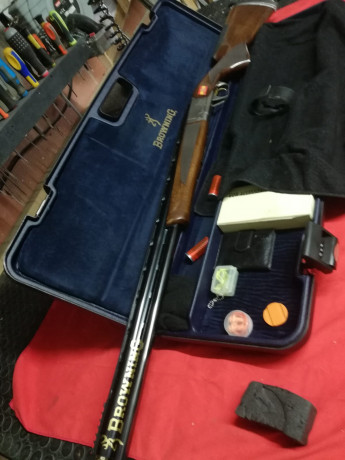 Se vende esta magnífica escopeta de competición.

Esta en estado impecable. 

Lleva Maletín original. 11