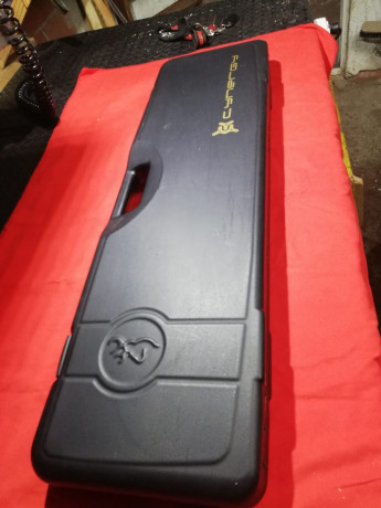 Se vende esta magnífica escopeta de competición.

Esta en estado impecable. 

Lleva Maletín original. 10