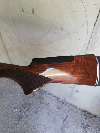 Se vende esta magnífica escopeta de competición.

Esta en estado impecable. 

Lleva Maletín original. 20