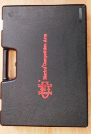 Se vende pistola Libre cal. 22 electrónica Morini CM84E cal.22 + maletin y complementos seminueva
Cacha 01