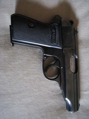 Hola, soy nuevo en este foro y ha llegado a mis manos una preciosa Walther PP cal.7,65. Esta pistola fue 71