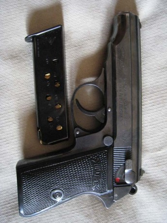 Hola, soy nuevo en este foro y ha llegado a mis manos una preciosa Walther PP cal.7,65. Esta pistola fue 70