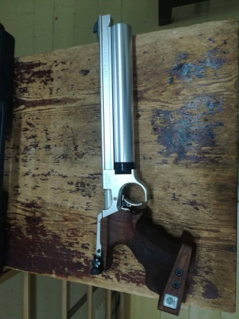 Buenas,
Un compañero del club me ha pedido que le cuelgue el anuncio de su arma. 
LP 10 Steyr, poco más 00