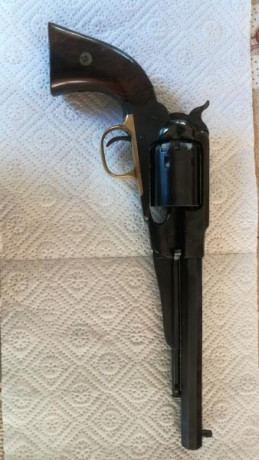 RESERVADO.Hola vendo revolver Fillipietta calibre 44, funciona perfectamente, el gatillo no está afinado. 02