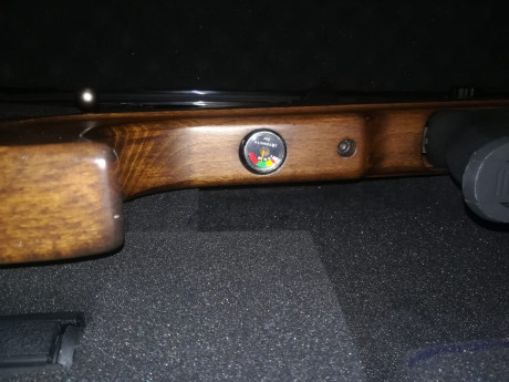 Hola a todos, un amigo vende por dejar la afición su
Carabina Cometa Orión Bull Pup , PCP
Calibre 4,5
Visor 32