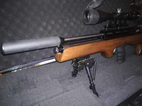 Hola a todos, un amigo vende por dejar la afición su
Carabina Cometa Orión Bull Pup , PCP
Calibre 4,5
Visor 31
