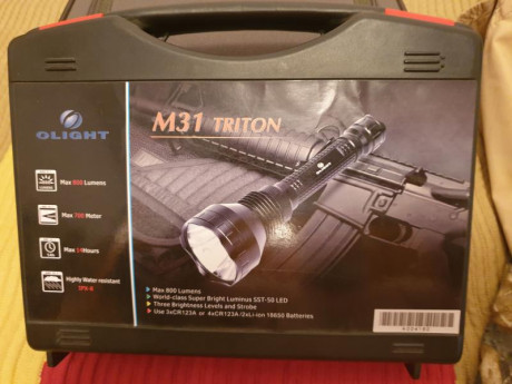 Por no usar, pongo a la venta esta magnifica linterna
MARCA: OLIGHT
MODELO: M31 TRITON 800 LUMENS, con 02