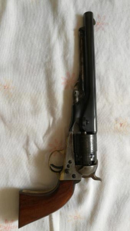 VENDIDO. Hola vendo revolver de avancarga 1860 calibre 44 de Aldo Uberti en buen estado. Precio 200 euros 02