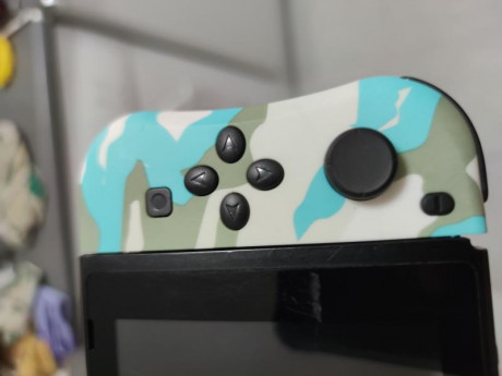 Hola, pues cambio Nintendo Switch usada pero en perfecto Estado de funcionamiento,la consola es libre(pirate) 21