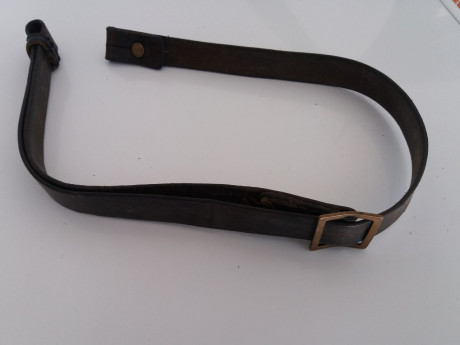 Vendo una correa original para  Mauser español  modelos  1893  y  1916 .
Con hebilla y botón, ambos en 00