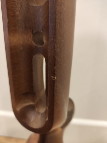 Vendo culata de Air Arms TX200 de haya sin estrenar con su guardamanos. Es para diestros. Tiene una pequeña 10