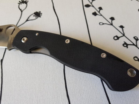 Hola compañeros,

Pongo a la venta esta Spyderco Military sin ningún uso, solo de colección, cachas en 01