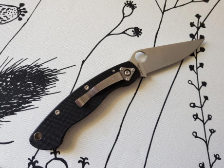 Hola compañeros,

Pongo a la venta esta Spyderco Military sin ningún uso, solo de colección, cachas en 12